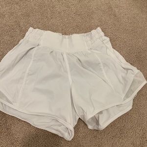 lululemon hotty hot 4” shorts